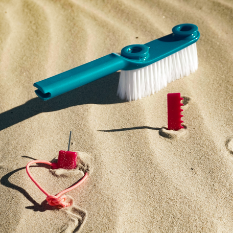 Living in Sunshine Clean Fin Surf Multi-Tool, Fin Key and Wax Comb