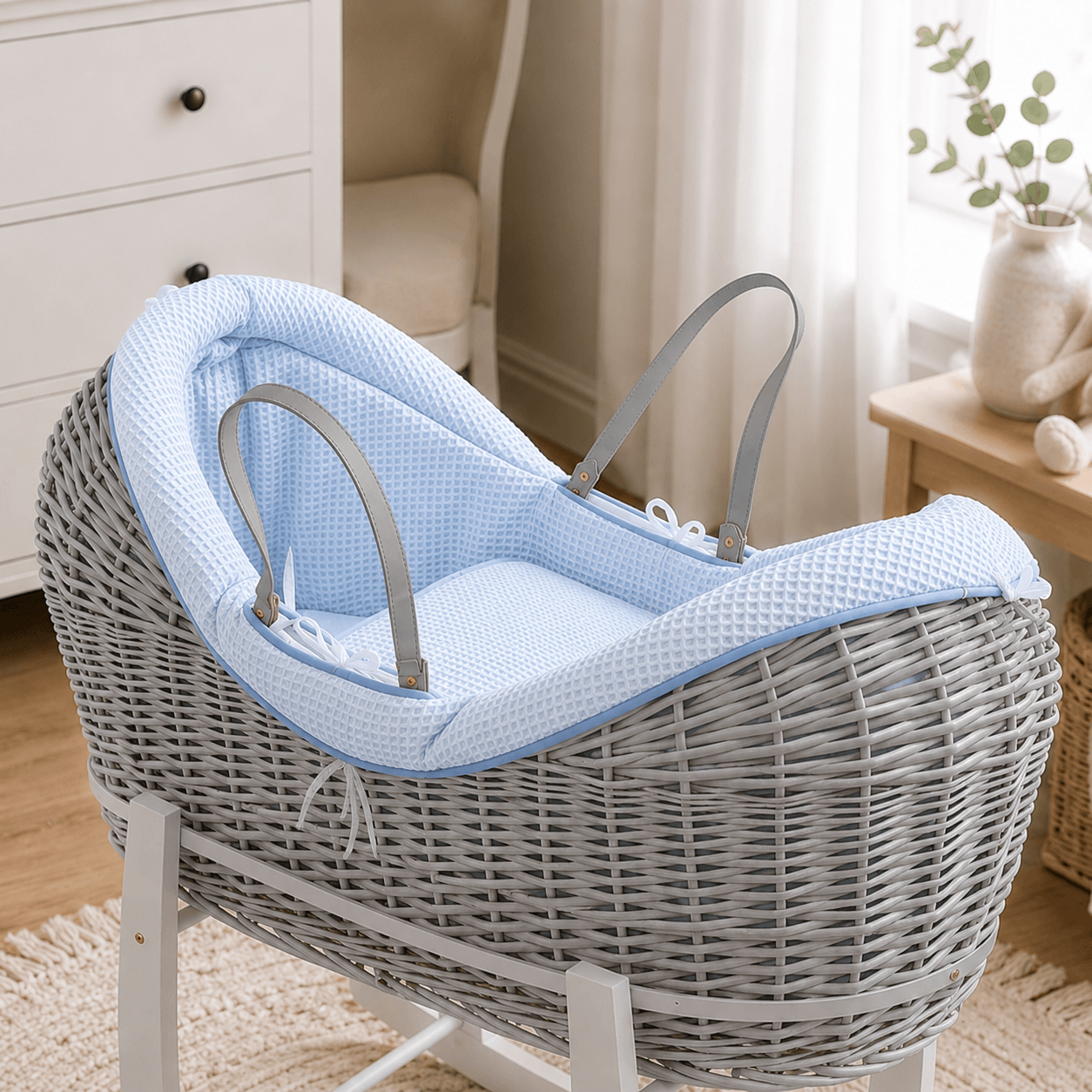 Wicker Deluxe Pod Moses Basket with Stand – Newborn Basket