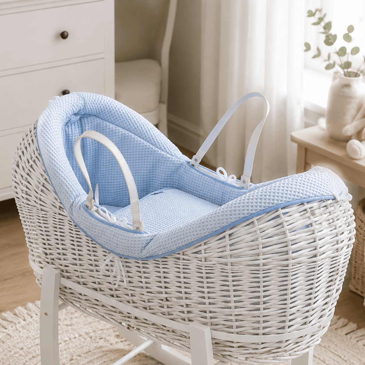 Wicker Deluxe Pod Moses Basket with Stand – Newborn Basket