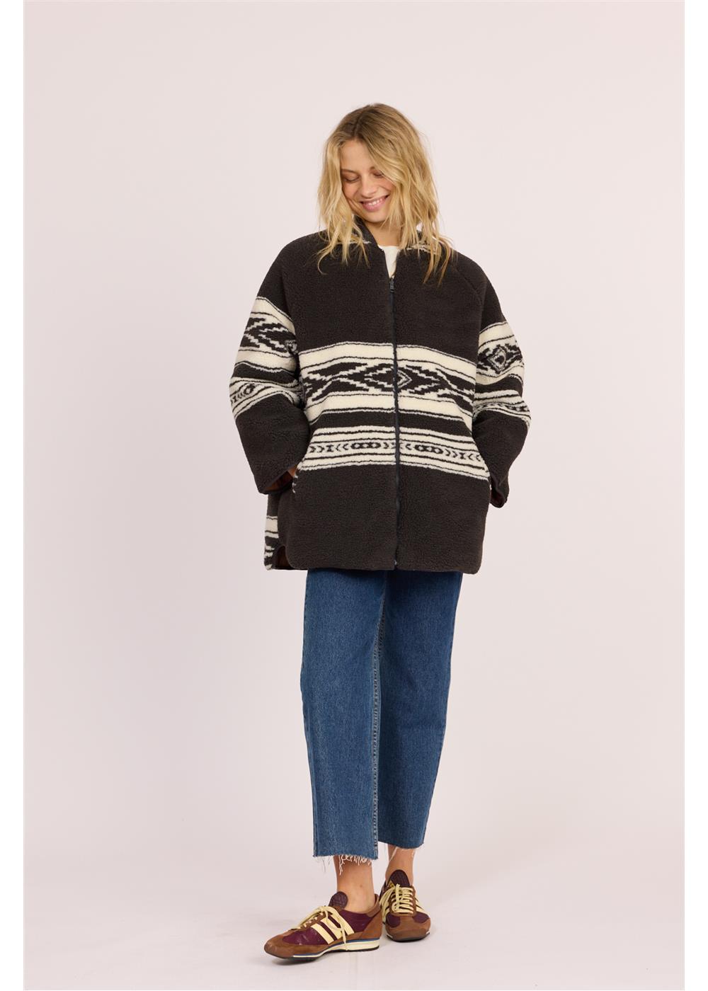 Sisstrevolution Women's Jane Reversible Jacket, Ripstop and Sherpa