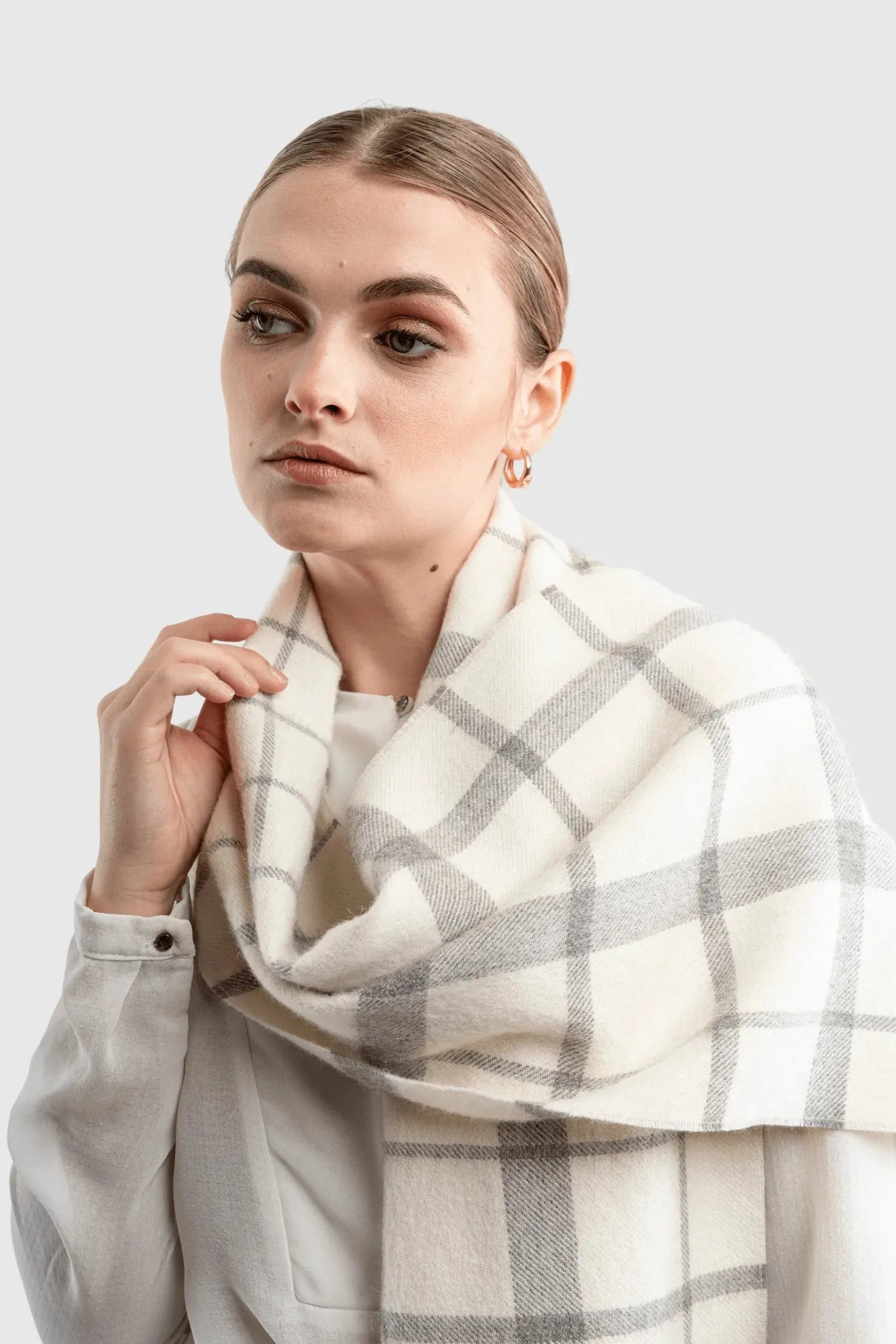 Alpaca Plaid Scarf – Undyed Natural Fibres, Brushed Finish