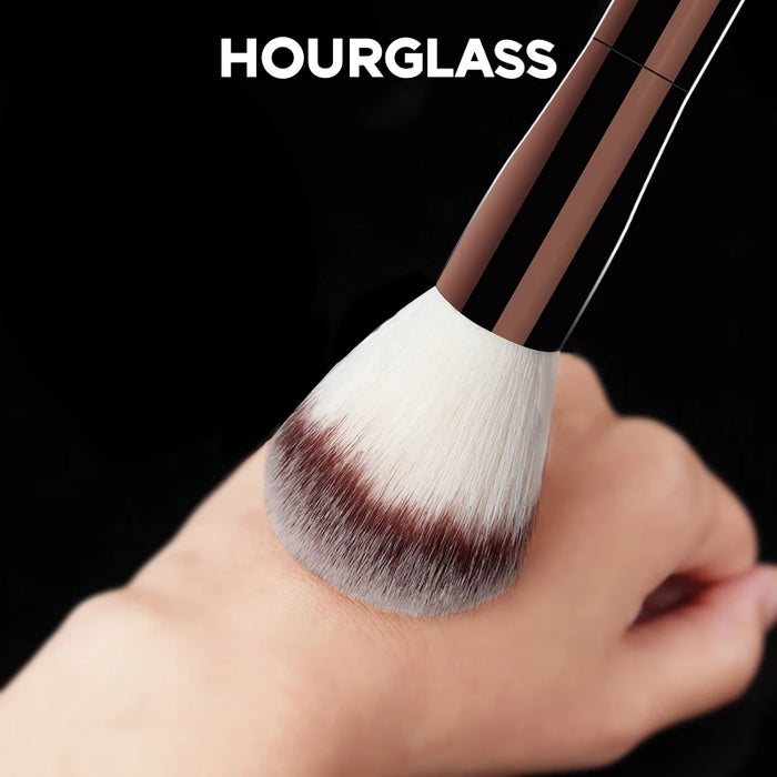 Velvety Touch Powder Brush, image 2