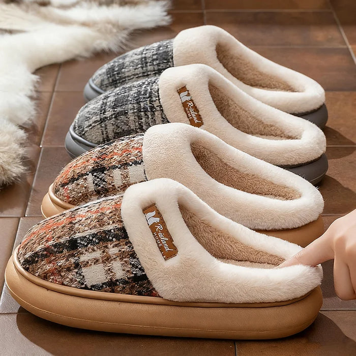 Women's tartan faux fur slippers, photo 1