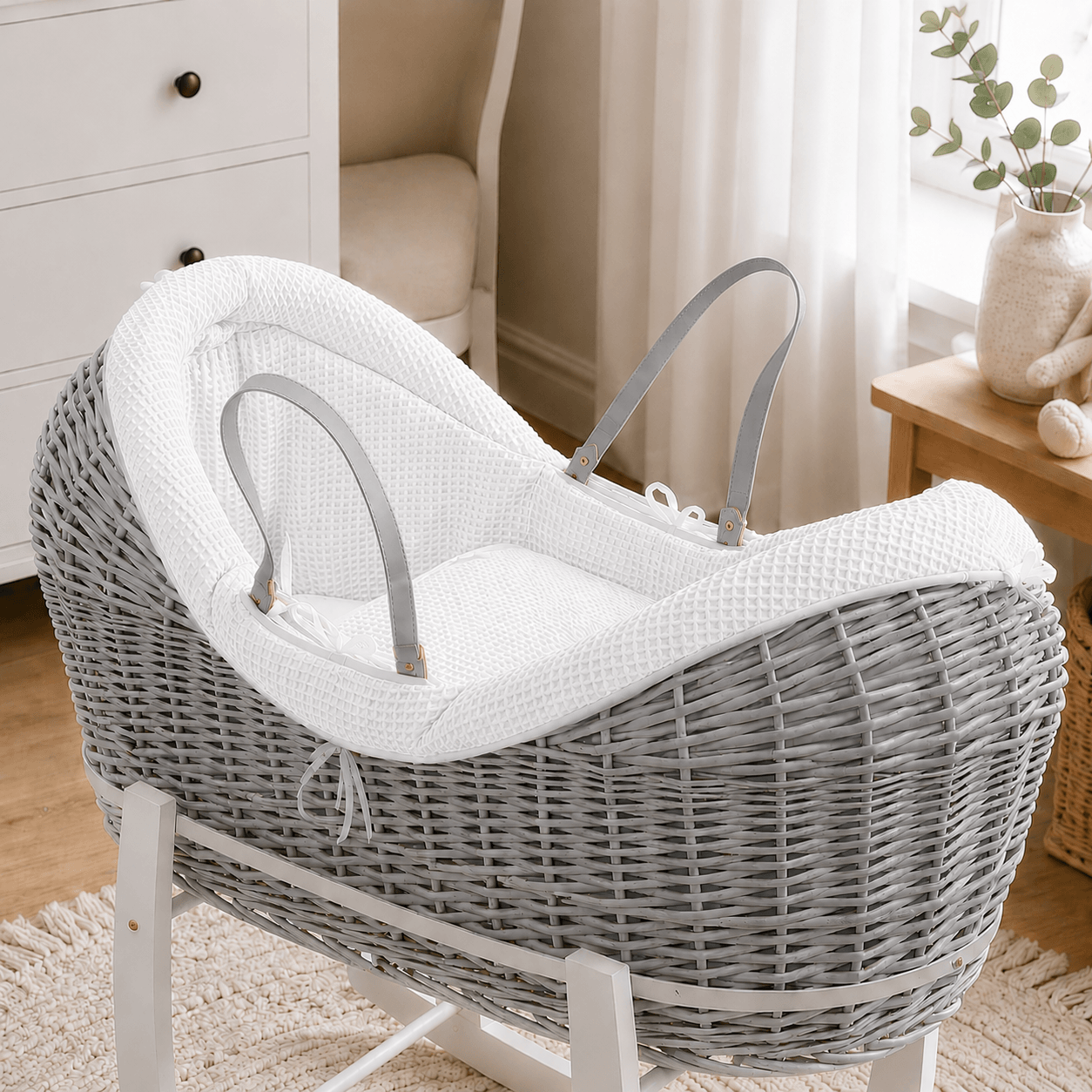 Wicker Deluxe Pod Moses Basket with Stand – Newborn Basket
