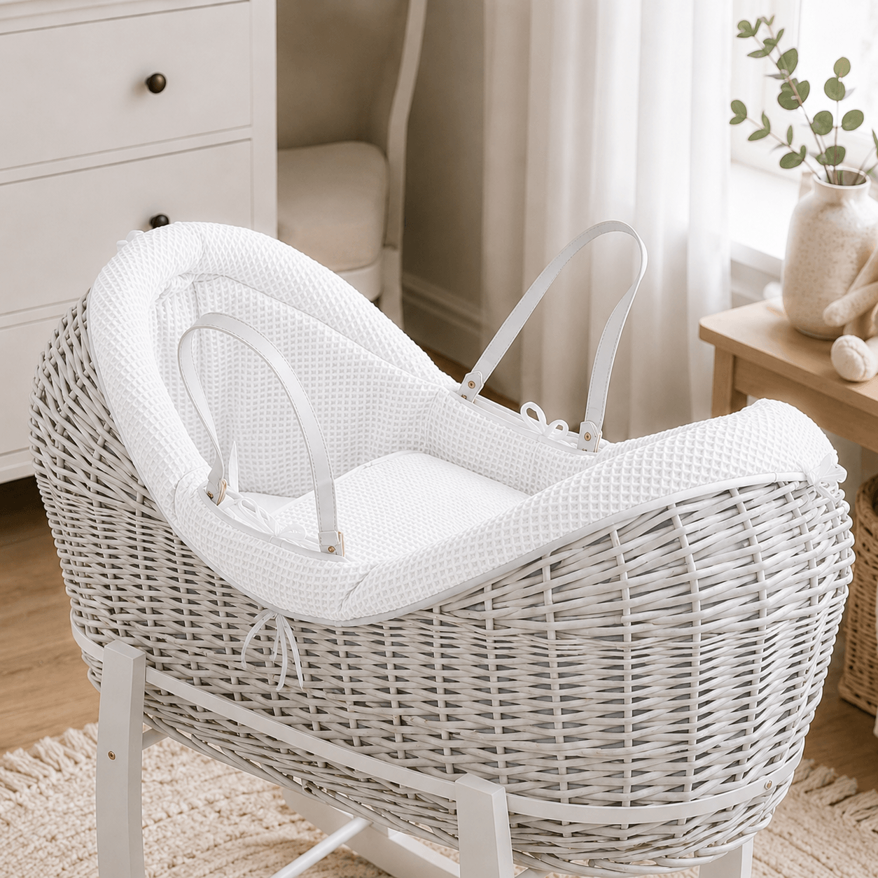 Wicker Deluxe Pod Moses Basket with Stand – Newborn Basket