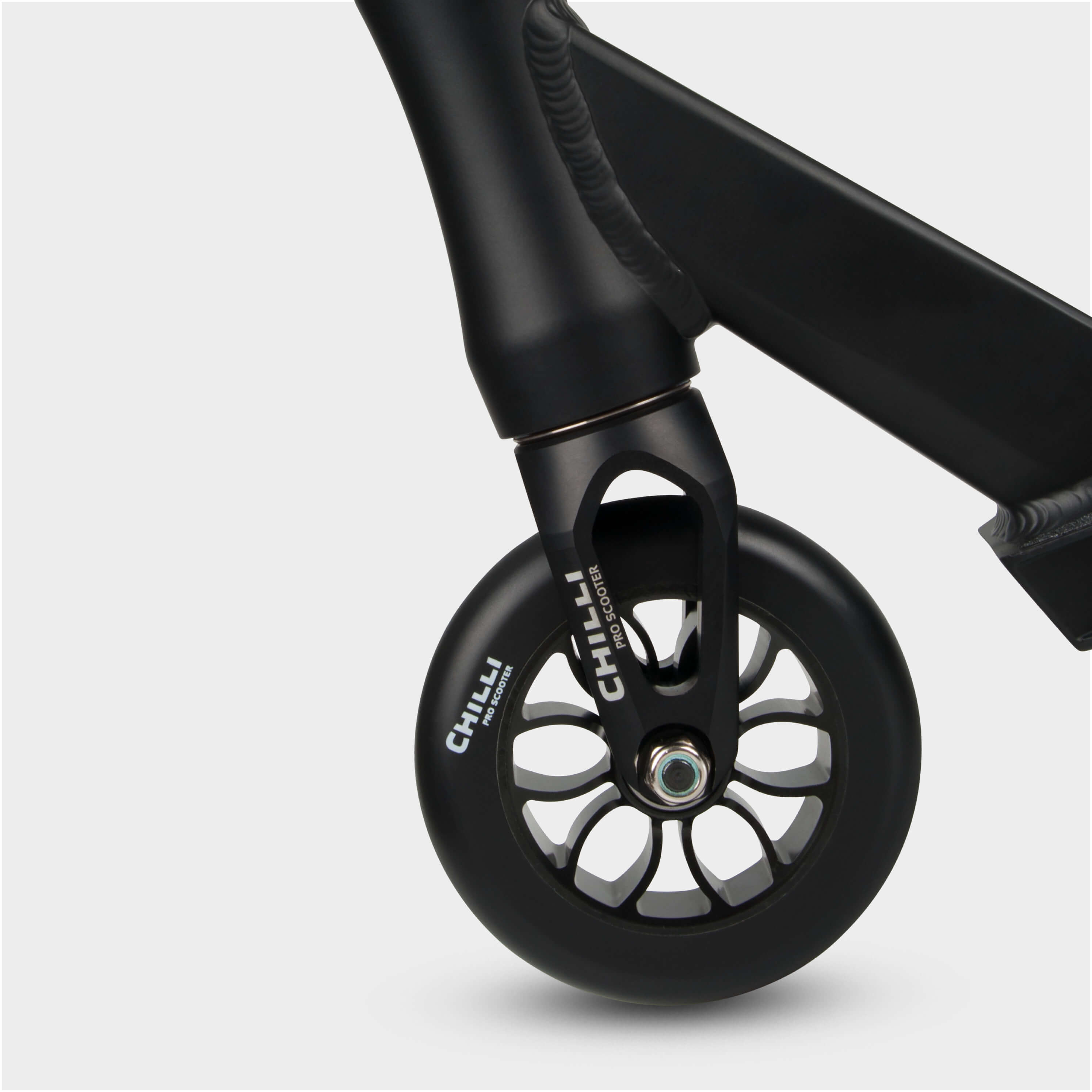 Chilli Reaper Stunt Scooter – Grim All Black, Ages 8–12