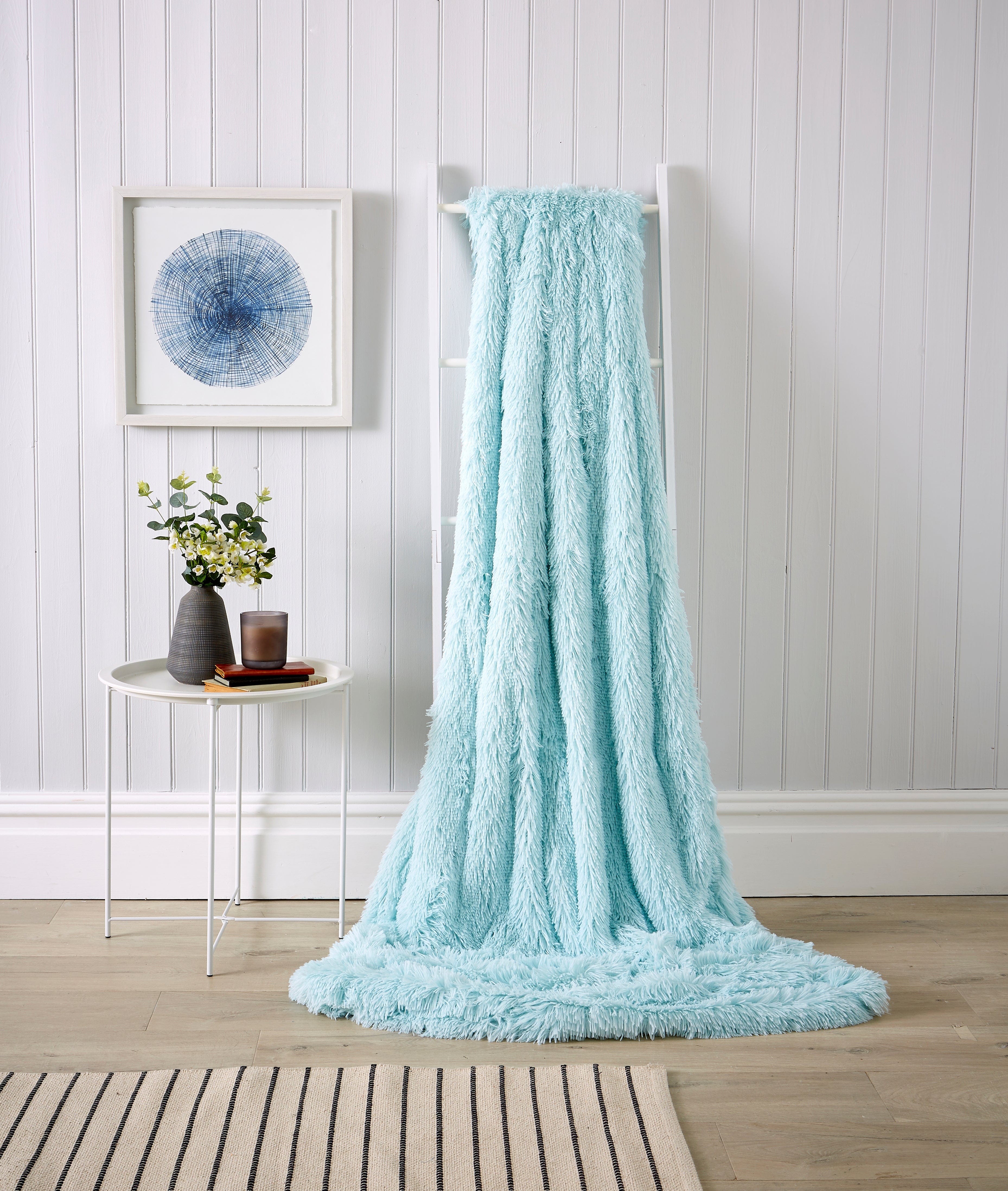 Olivia Rocco Snuggle and Cuddle Chunky Faux Fur Fleece Throw
