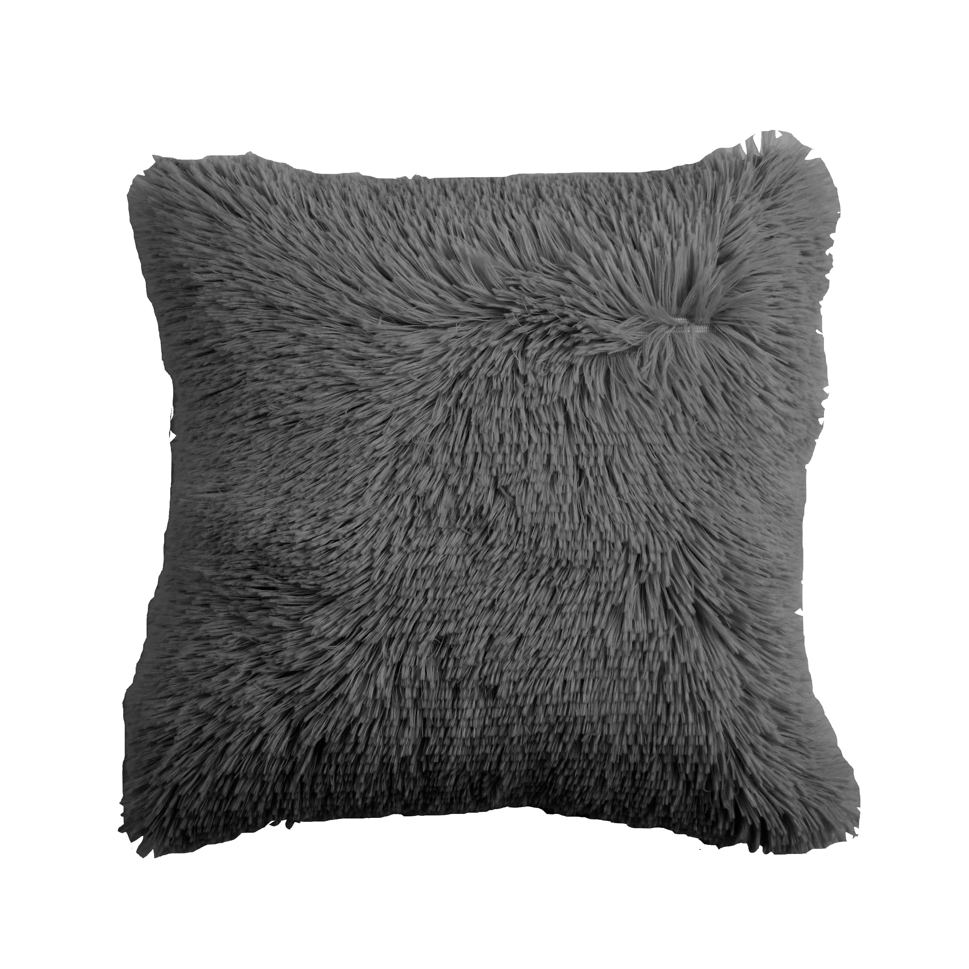 Olivia Rocco Snuggle and Cuddle Chunky Faux Fur Fleece Throw