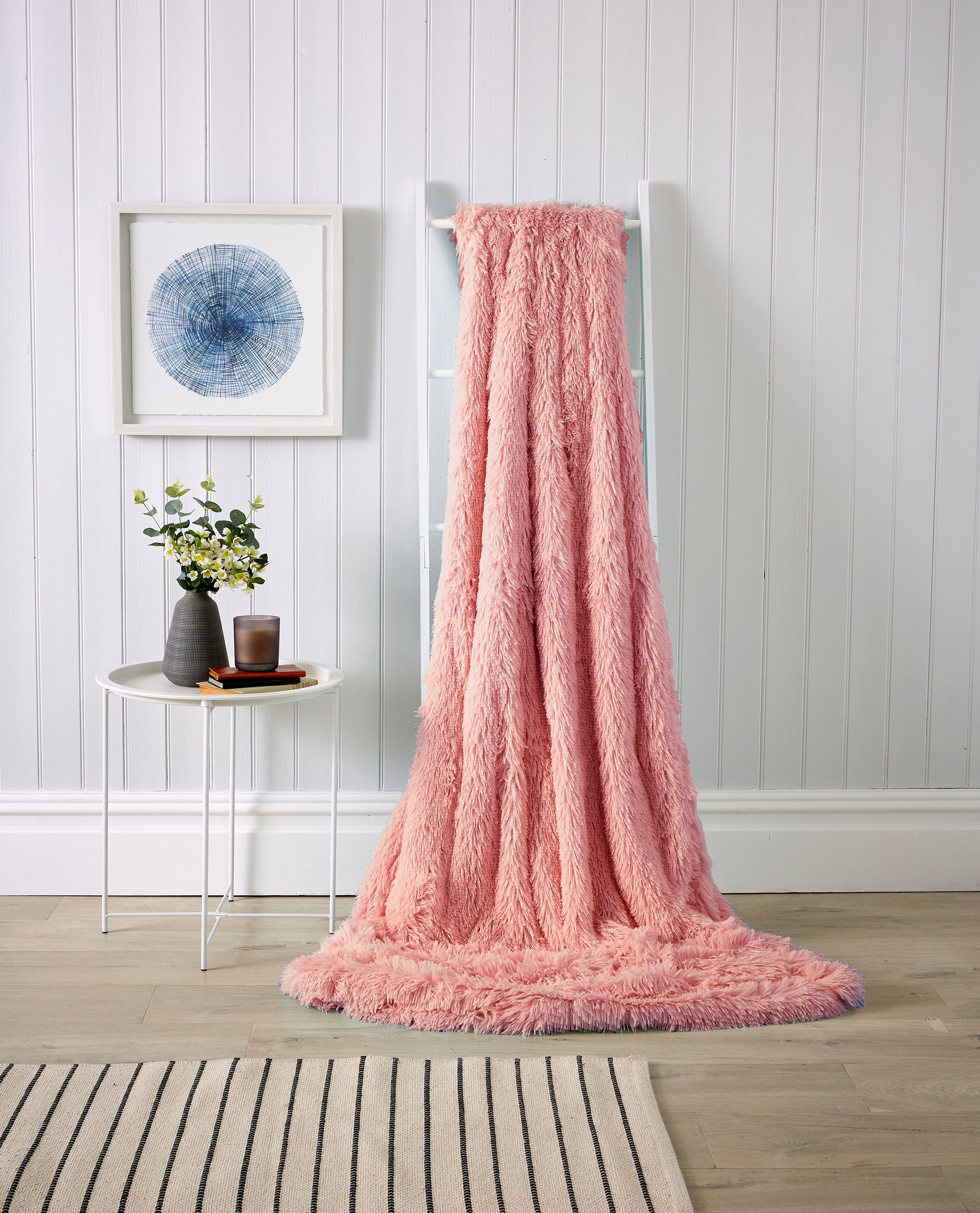 Olivia Rocco Snuggle and Cuddle Chunky Faux Fur Fleece Throw