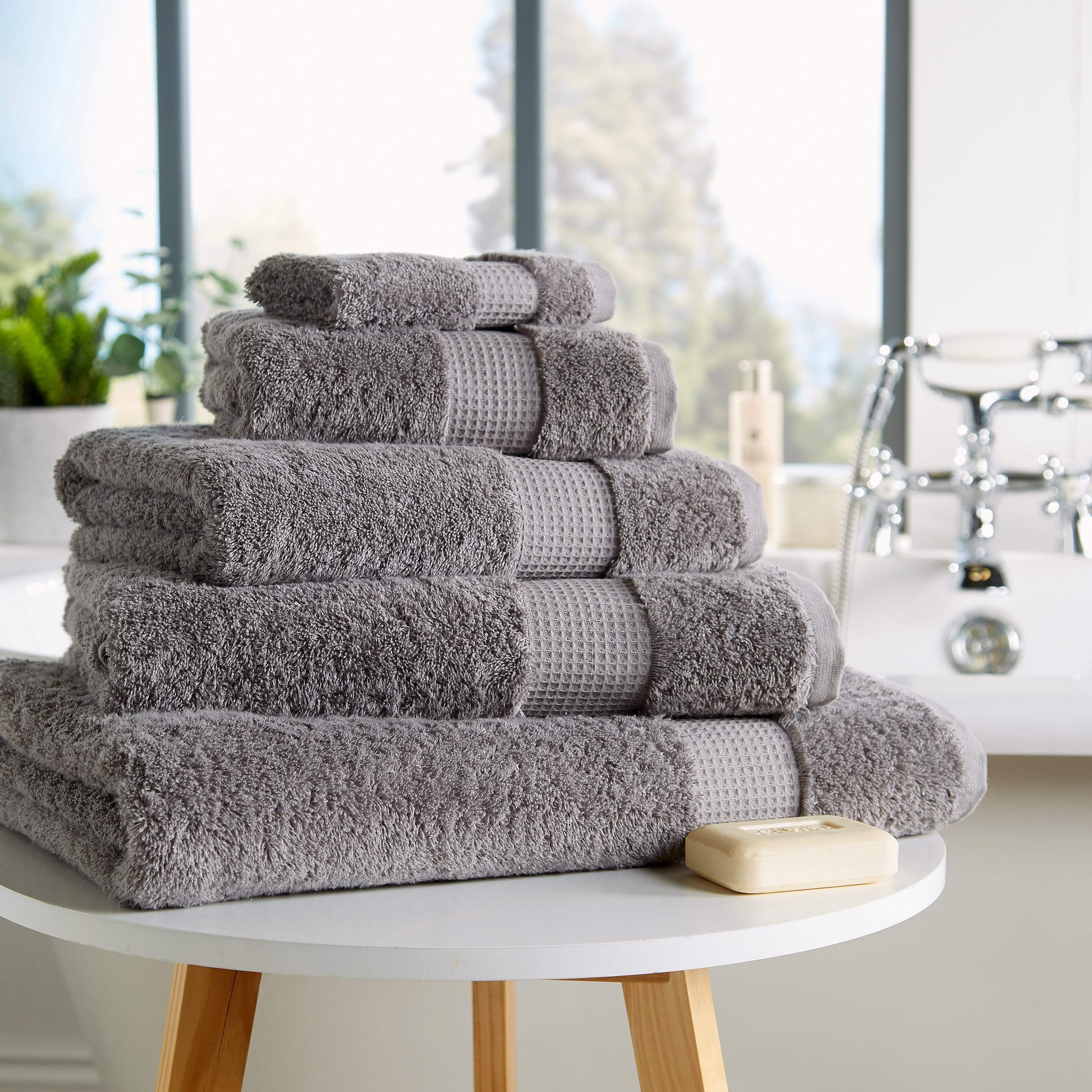 Olivia Rocco Luxe 700gsm Egyptian Cotton Towels