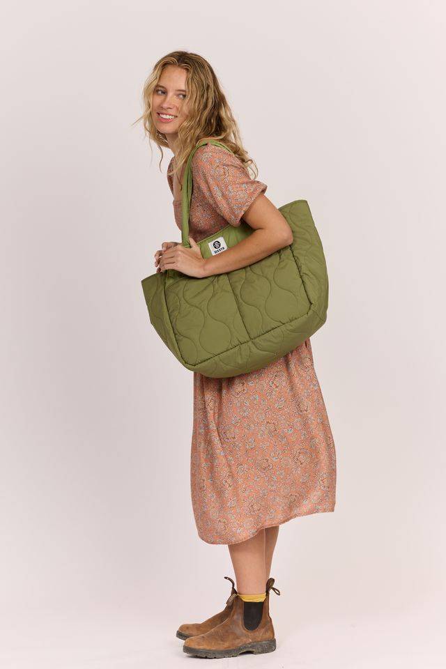 Sisstrevolution Women's Roam Free Quilted Tote Bag, Two Front Pockets