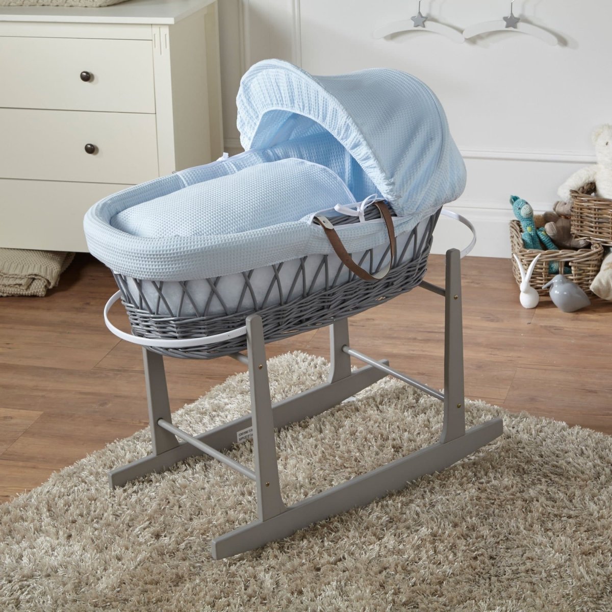 Wicker Moses Basket with Rocking Stand – Newborn Basket, Mattress Included