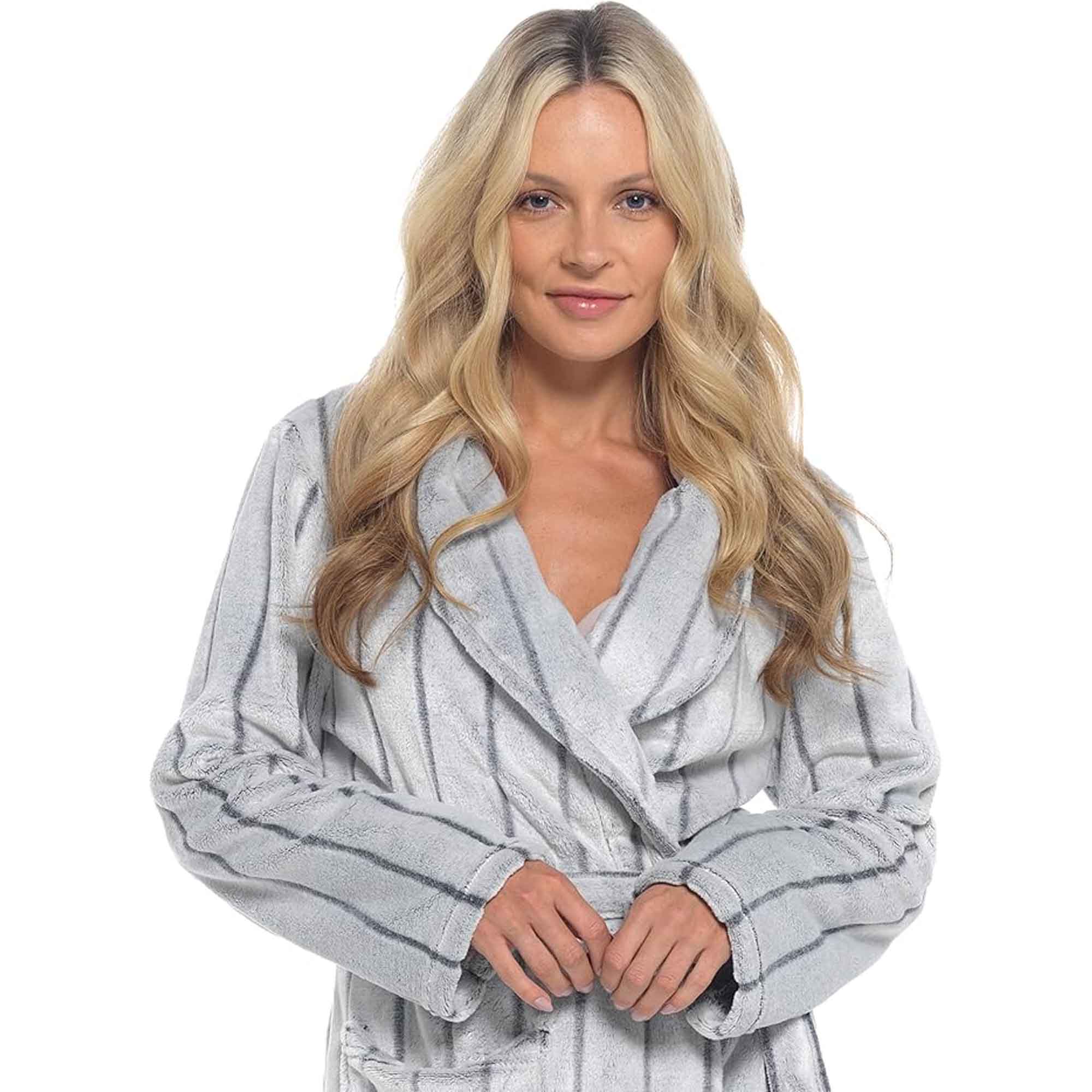 Women's Ultra Soft Velvet Fleece Cosy Hooded Bathrobe With Shawl Collar